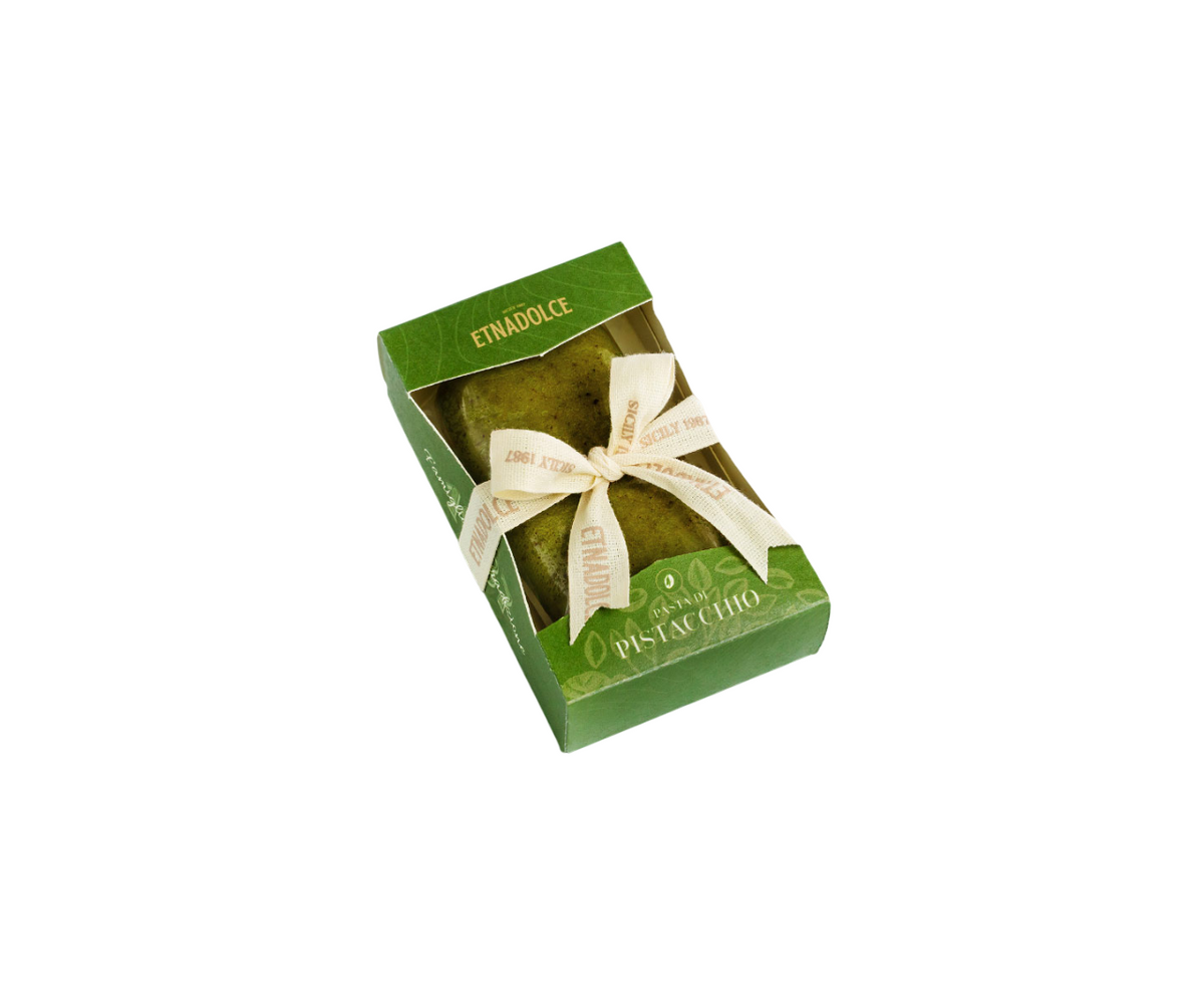 Panetto di pasta di mandorla al pistacchio