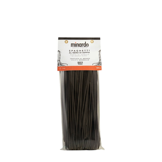 Spaghetti al nero di seppia con grano duro antico Russello bio